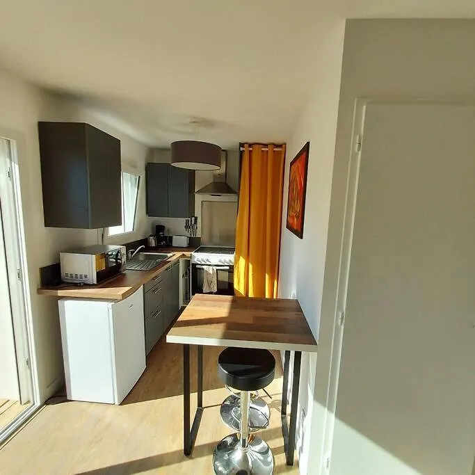 Studio Avec Terrasse Et Jardin A 100 M De La Plage De Fort Bloque Ploemeur Lejlighed
